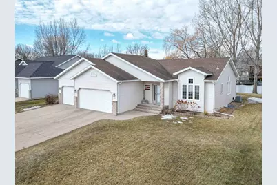 1903 33rd Street S, Moorhead, MN 56560 - Photo 1