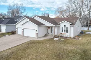 1903 33rd St S, Moorhead, MN 56560 - Photo 1