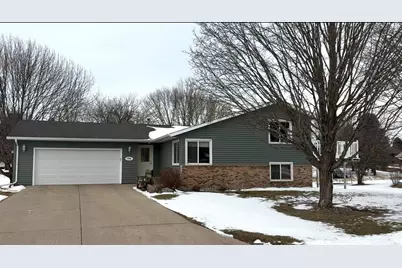 2009 5th Street NE, Waseca, MN 56093 - Photo 2