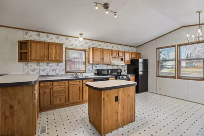 405 Edgar Place, Faribault, MN 55021 - Photo 4