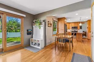 14240 Green View Ct, Eden Prairie, MN 55346 - Photo 10
