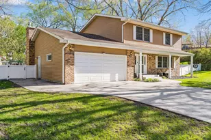 14240 Green View Ct, Eden Prairie, MN 55346 - Photo 2