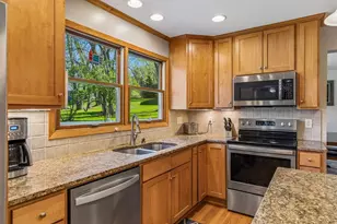 14240 Green View Ct, Eden Prairie, MN 55346 - Photo 8