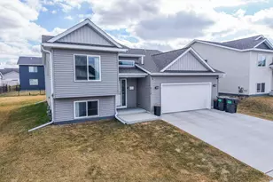 6138 Sandstone St NW, Rochester, MN 55901 - Photo 2