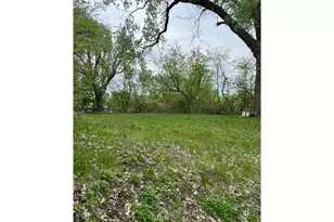 137 Sims Ave, Saint Paul, MN 55117 - Photo 1