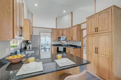 1612 Golf View Drive, River Falls, WI 54022 - Photo 12