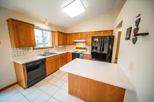 3919 Huntington Ln NW, Rochester, MN 55901 - Photo 8