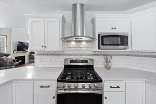 8055 Curtis Ln, Eden Prairie, MN 55347 - Photo 4