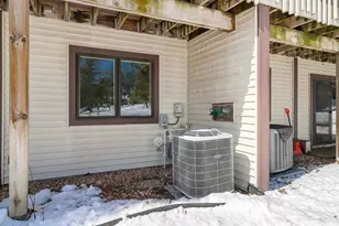 3112 Farnum Dr, Eagan, MN 55121 - Photo 4