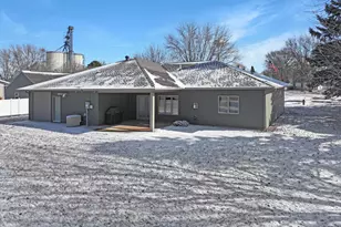 431 Elizabeth Ave, Lake Wilson, MN 56151 - Photo 2