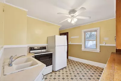 1885 Hawthorne Avenue E, Saint Paul, MN 55119 - Photo 6