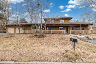 4497 S Oak Leaf Ct, Vadnais Heights, MN 55127 - Photo 2
