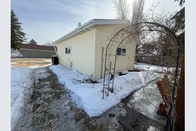 124 State Avenue N, Thief River Falls, MN 56701 - Photo 20