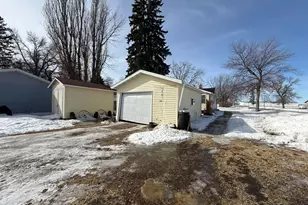 124 State Ave N, Thief River Falls, MN 56701 - Photo 2