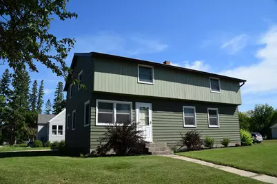 401 Center Street E, Roseau, MN 56751 - Photo 1