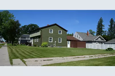 401 Center Street E, Roseau, MN 56751 - Photo 4
