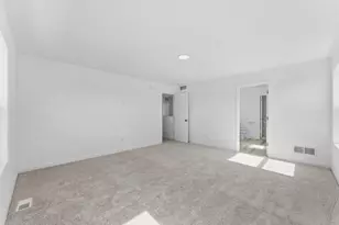 2399 Tyrone Dr, Shakopee, MN 55379 - Photo 10