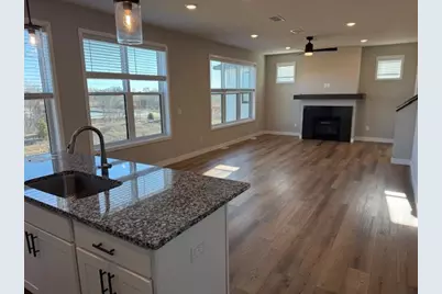 10412 Robinwood Road, Chaska, MN 55318 - Photo 4