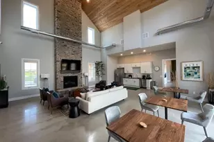 10412 Robinwood Rd, Chaska, MN 55318 - Photo 2