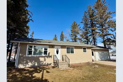 1015 3rd Street NE, Roseau, MN 56751 - Photo 1