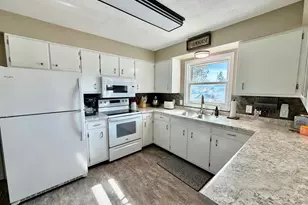 1015 3rd St NE, Roseau, MN 56751 - Photo 8