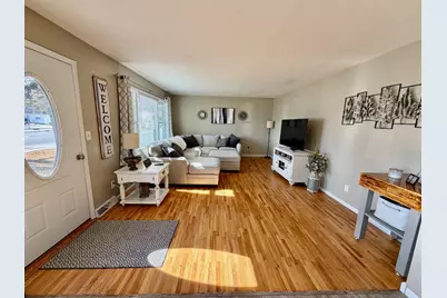 1015 3rd Street NE, Roseau, MN 56751 - Photo 4