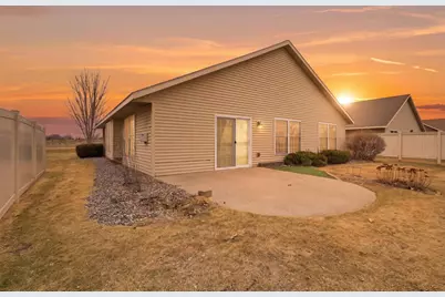 321 15th Avenue NW, Willmar, MN 56201 - Photo 2