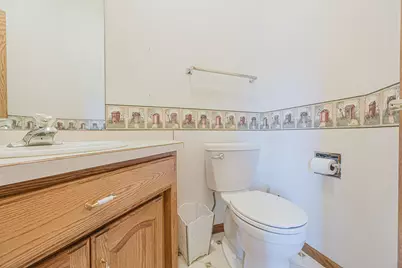 302 Fairway Drive, Casselton, ND 58012 - Photo 18