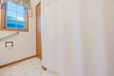 302 Fairway Drive, Casselton, ND 58012 - Photo 38