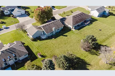 302 Fairway Drive, Casselton, ND 58012 - Photo 4
