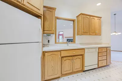 302 Fairway Drive, Casselton, ND 58012 - Photo 12