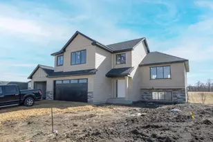 11 Sunset Ct, North Mankato, MN 56003 - Photo 1