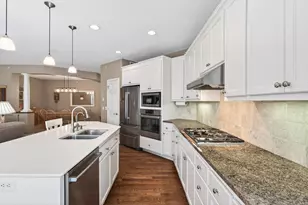 6077 Clarion Cir, Minnetonka, MN 55343 - Photo 26