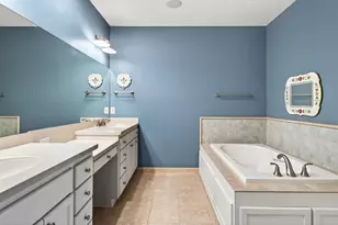 6077 Clarion Cir, Minnetonka, MN 55343 - Photo 34