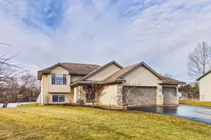 7587 Wellington Cir, North Branch, MN 55056 - Photo 2