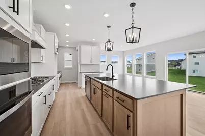 10577 Minnesota Lane N, Maple Grove, MN 55369 - Photo 2