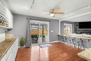 9516 Park Ave S, Bloomington, MN 55420 - Photo 6