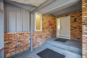 4637 Dale St N, Shoreview, MN 55126 - Photo 2