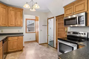 607 Simpson St, Saint Paul, MN 55104 - Photo 10