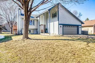 11926 Summerset Ln, Burnsville, MN 55337 - Photo 1