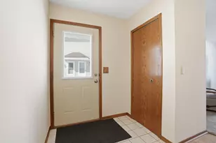 789 Parkside Dr, Vadnais Heights, MN 55127 - Photo 2