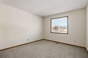 789 Parkside Dr, Vadnais Heights, MN 55127 - Photo 14