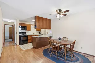 789 Parkside Dr, Vadnais Heights, MN 55127 - Photo 4