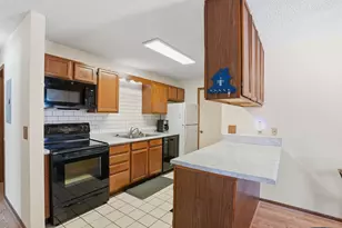 789 Parkside Dr, Vadnais Heights, MN 55127 - Photo 6