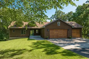 1408 10th St NE, Sauk Rapids, MN 56379 - Photo 1
