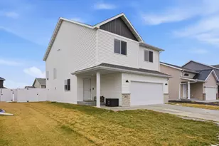 3851 19th St S, Moorhead, MN 56560 - Photo 2