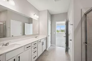 2147 Blf Hts Dr, Shakopee, MN 55379 - Photo 10