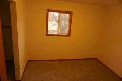 90 5th Avenue NW, Wells, MN 56097 - Photo 10