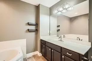 2029 Poppy Dr, Chanhassen, MN 55317 - Photo 8