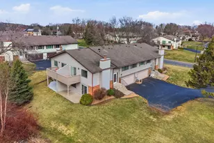 1072 Amble Dr, Shoreview, MN 55126 - Photo 2